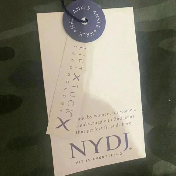 NWT NYDJ Pull On Skinny Camo Jeans - Picture 5 of 8